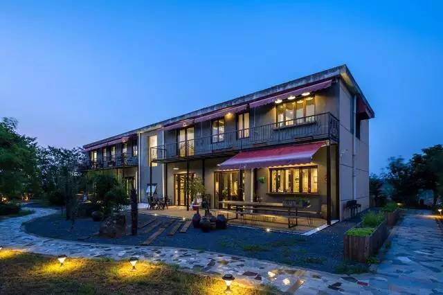 一宿·山麓之庭，一個(gè)充滿禪意山下庭院