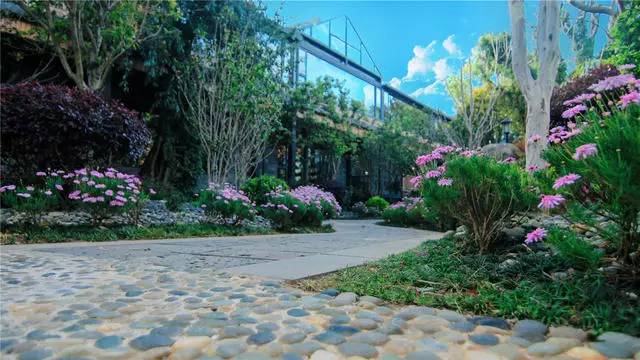 融居·銀箔泉，來銀箔泉邊喝茶看蒼山洱海