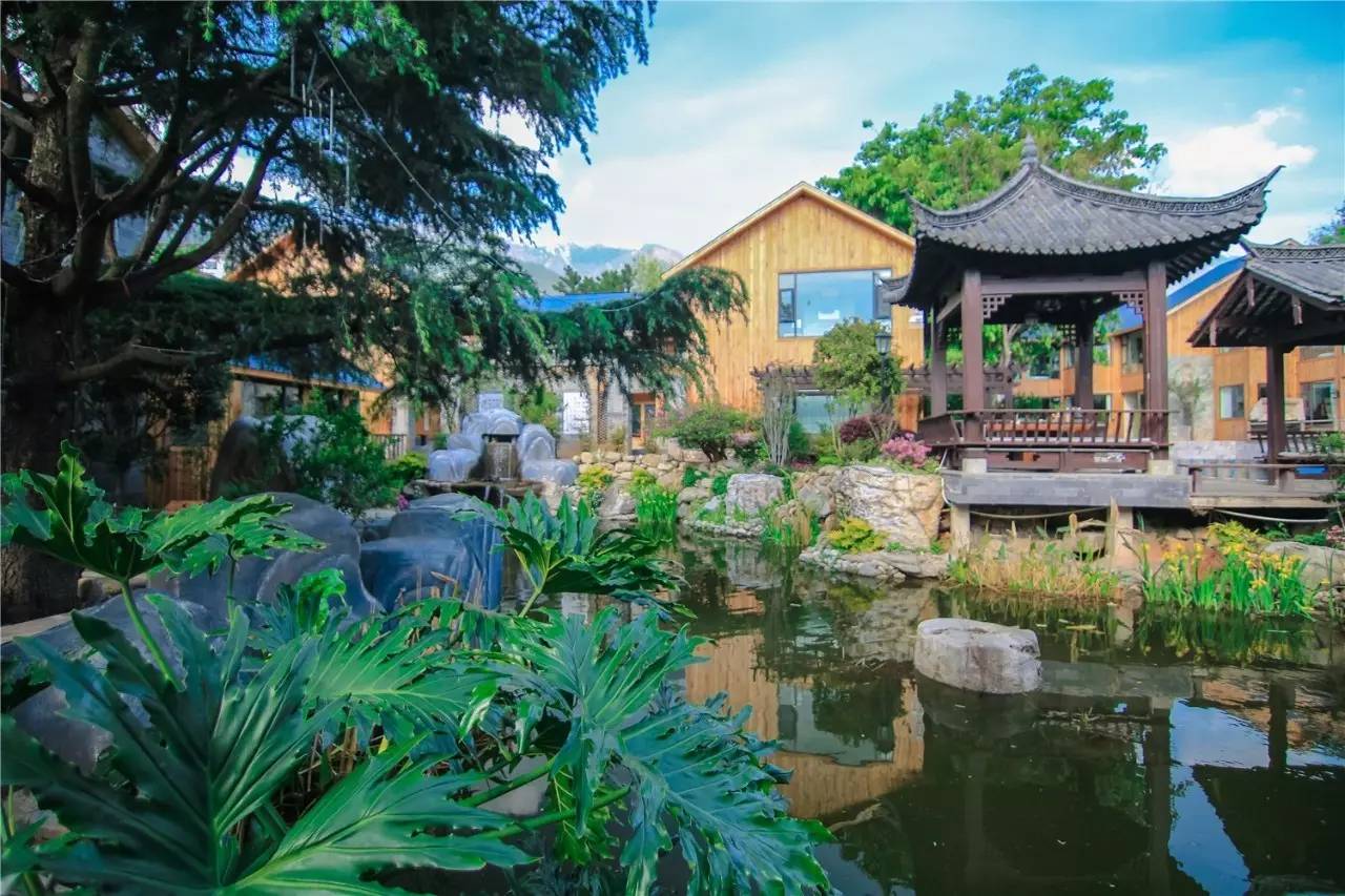 融居·銀箔泉，來銀箔泉邊喝茶看蒼山洱海