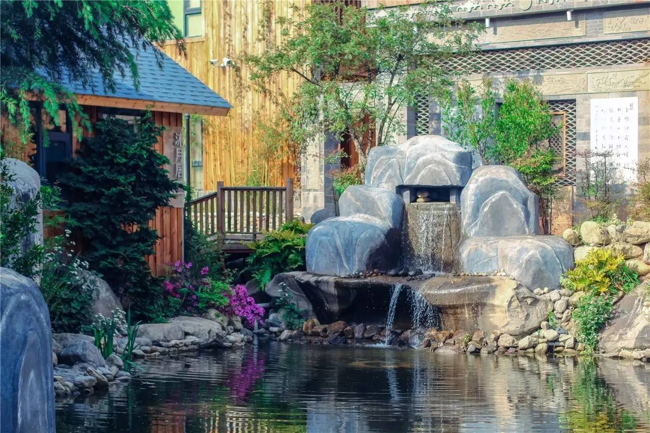 融居·銀箔泉，來銀箔泉邊喝茶看蒼山洱海