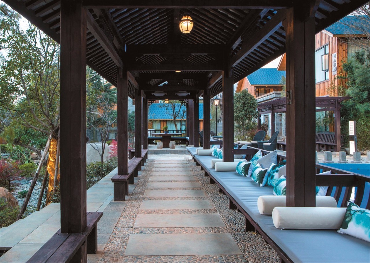 融居·銀箔泉，來銀箔泉邊喝茶看蒼山洱海