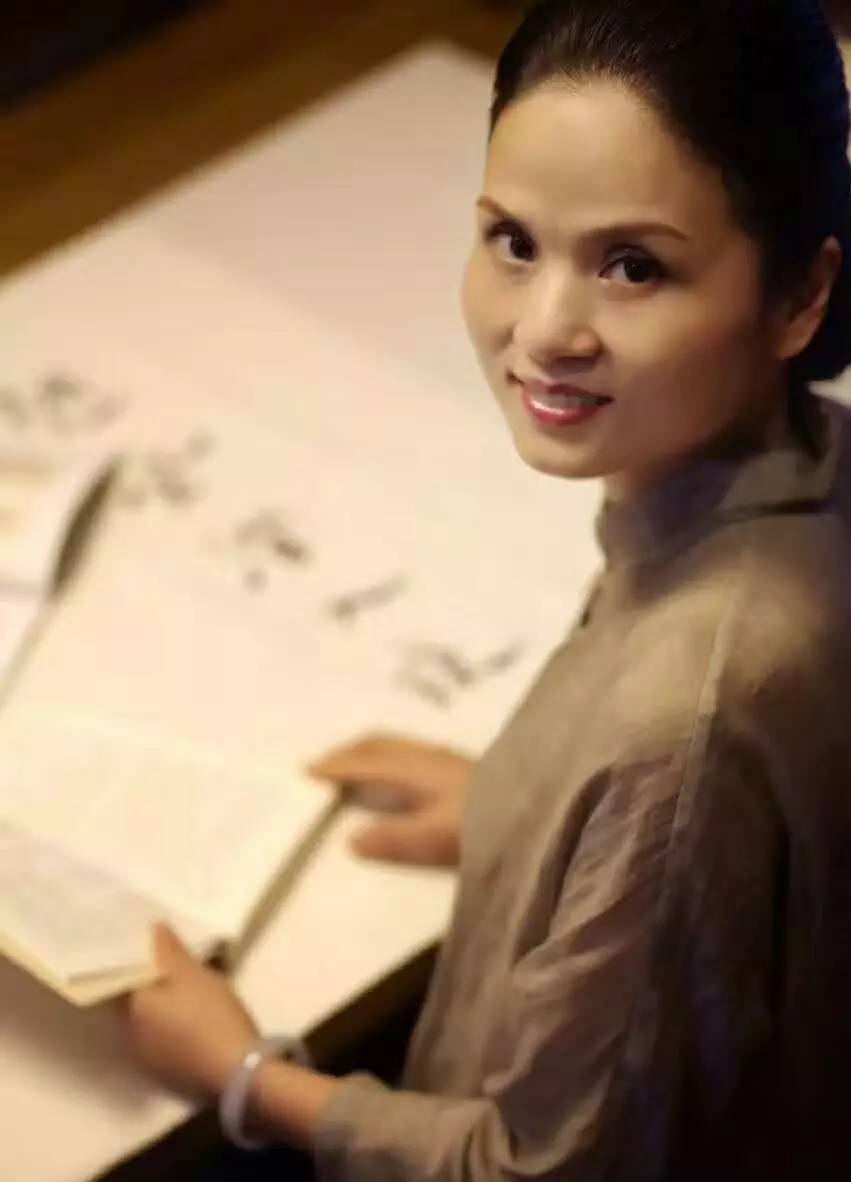 壹城一家，一座城一盞燈一個(gè)家在守候你