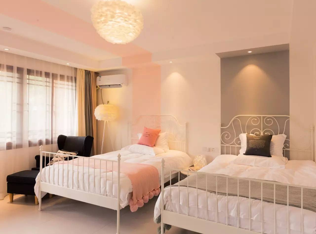 如隱·小佐居，半入溪水半入云