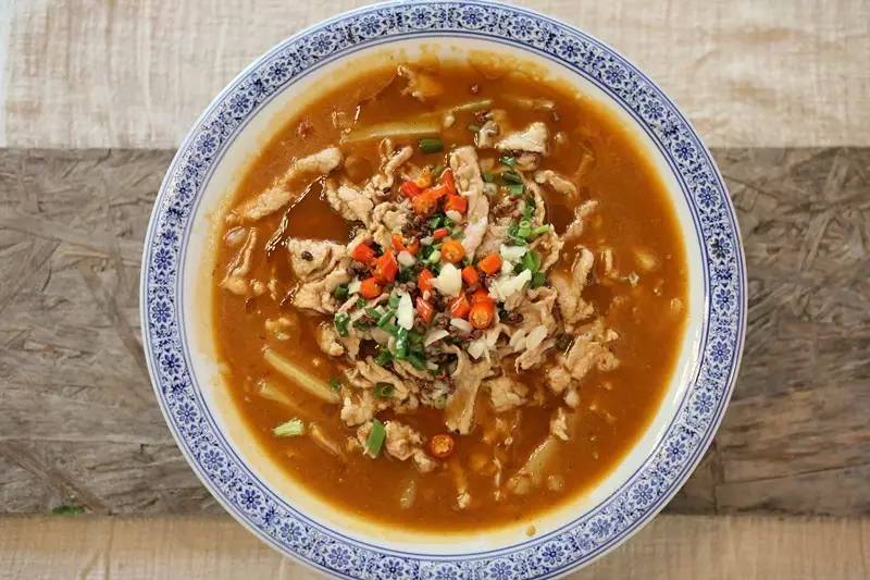 如隱·小佐居，半入溪水半入云