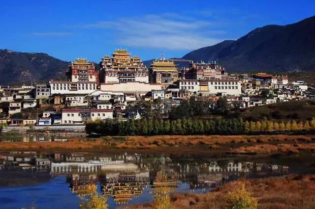 天空之城南杉藝術(shù)酒店，在月光之城尋找探索