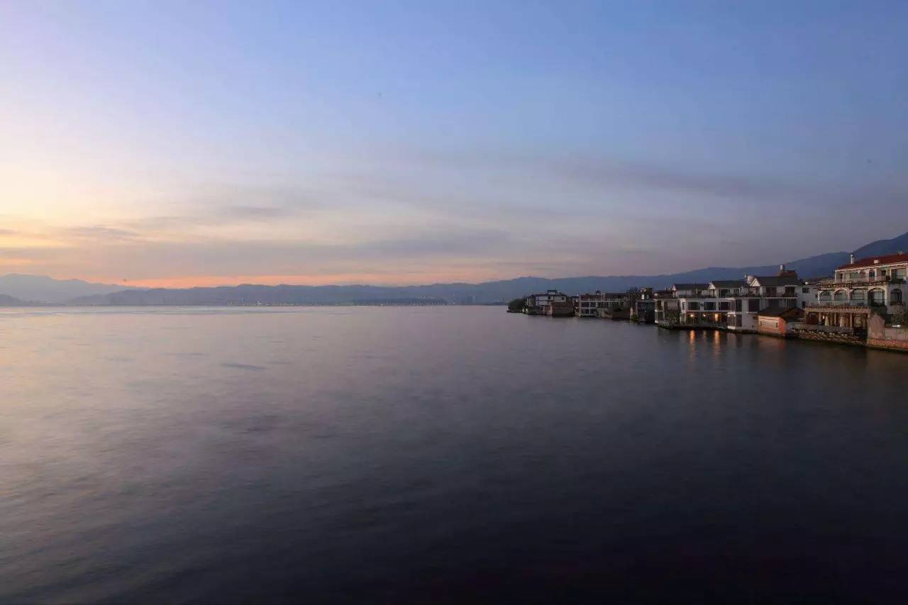 古一私邸，在大理洱海風(fēng)花雪月演繹痛快人生