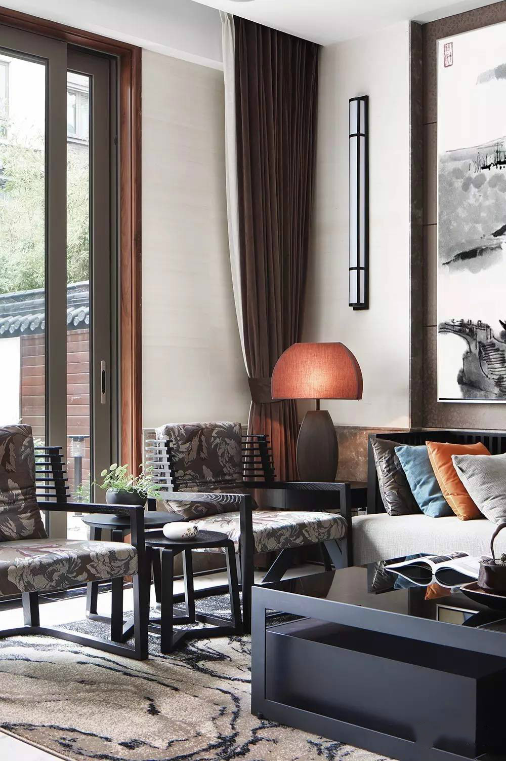 裝修設(shè)計(jì)：新中式客廳最有范的待客之道！