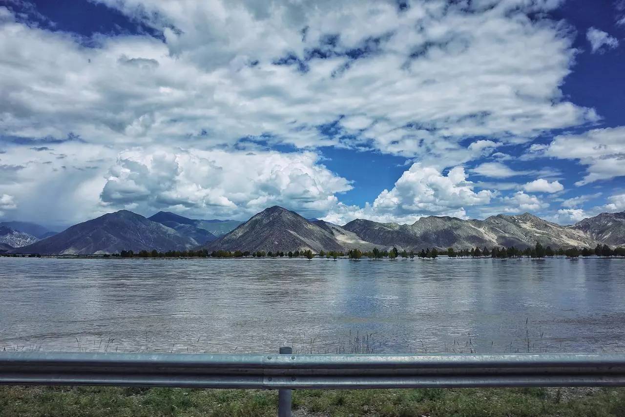 拉薩香格里拉酒店，睡在世界屋脊之上