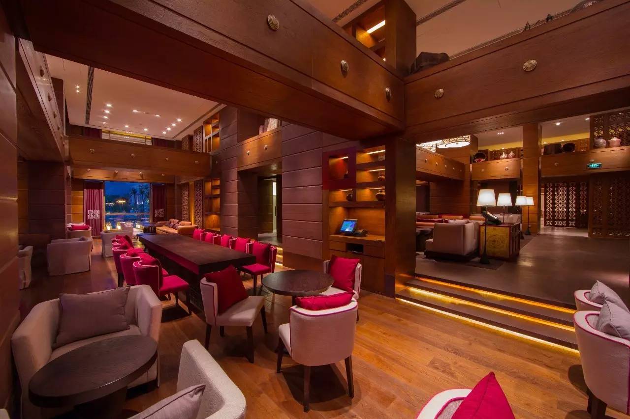 拉薩香格里拉酒店，睡在世界屋脊之上