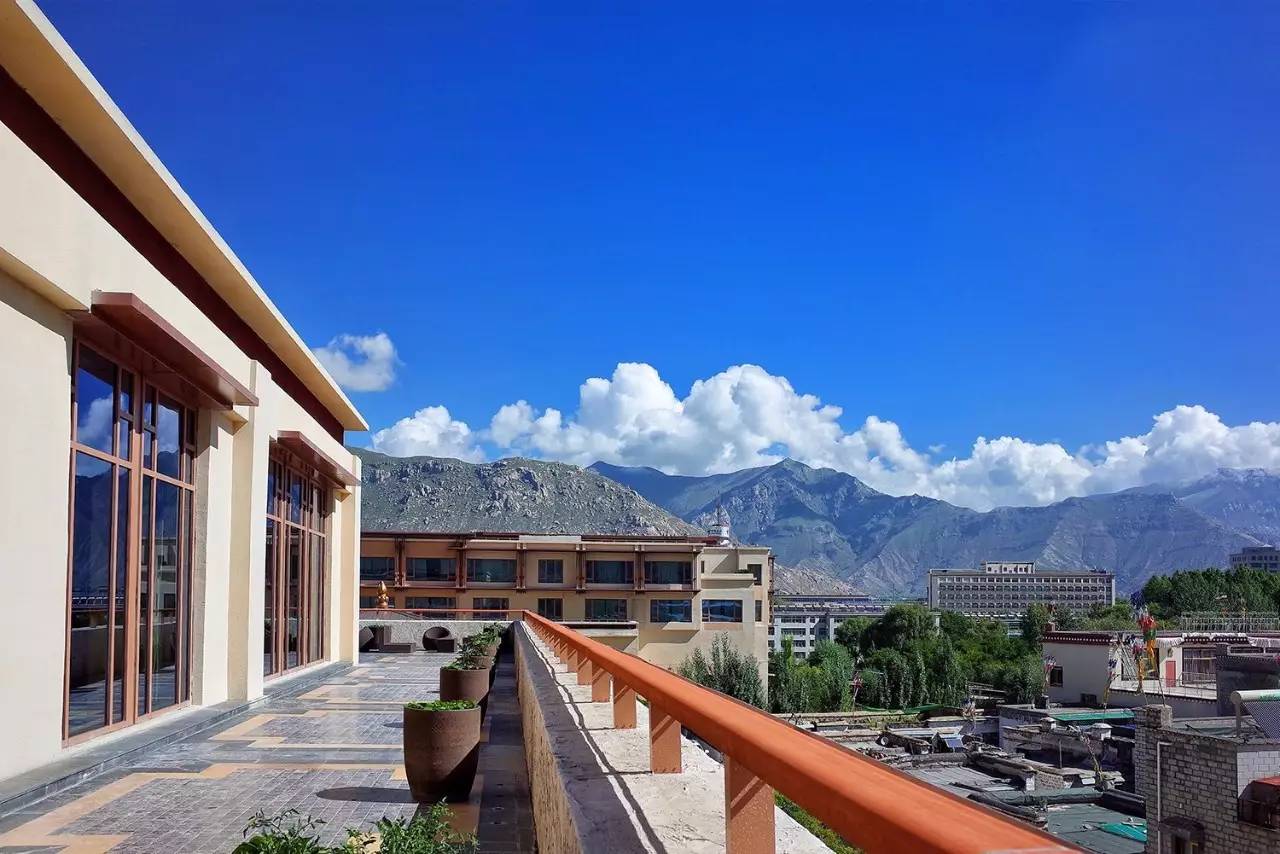 拉薩香格里拉酒店，睡在世界屋脊之上