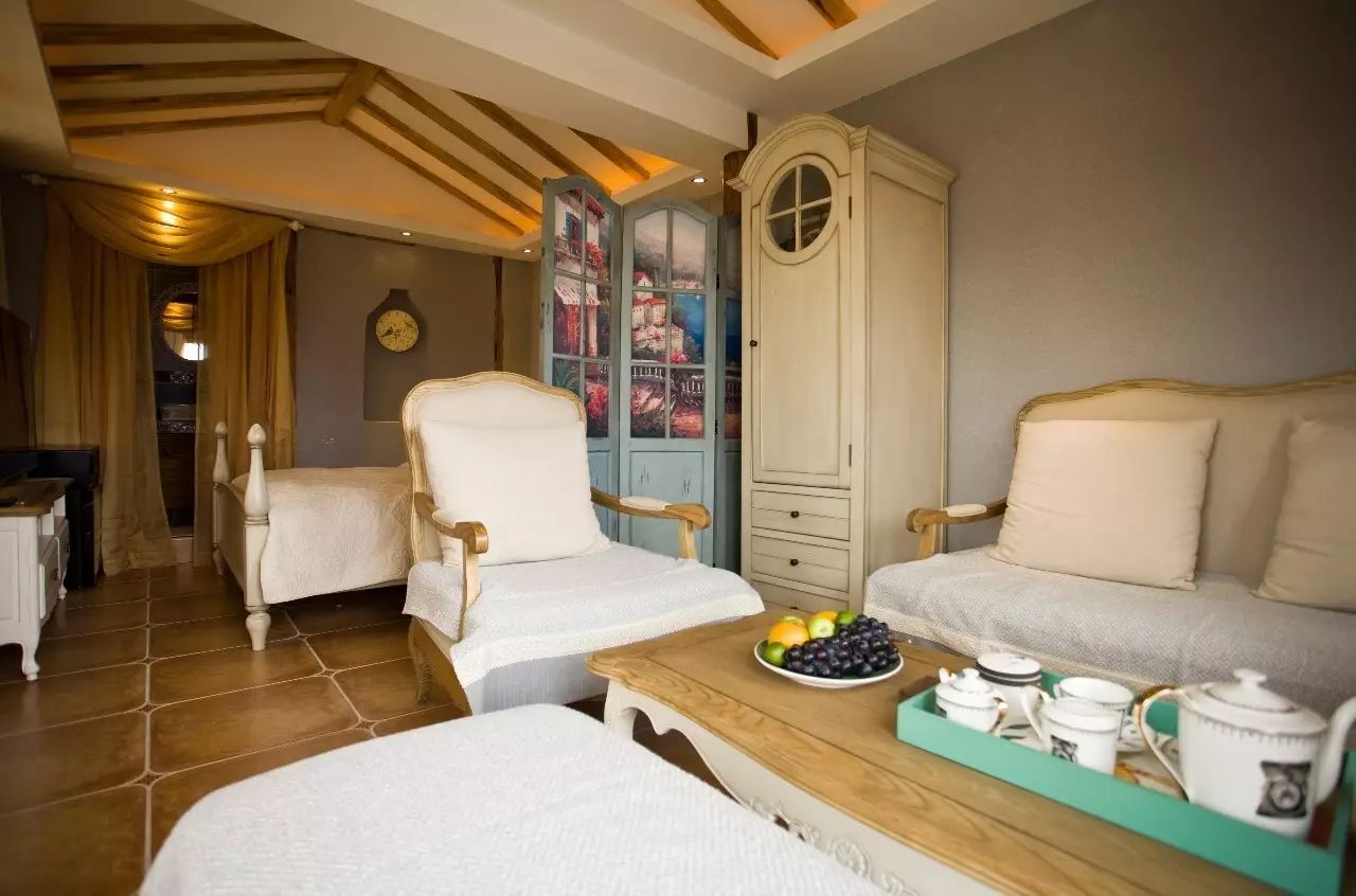 麗江束河聚寶齋民宿，告別曾經(jīng)邂逅未來的美麗