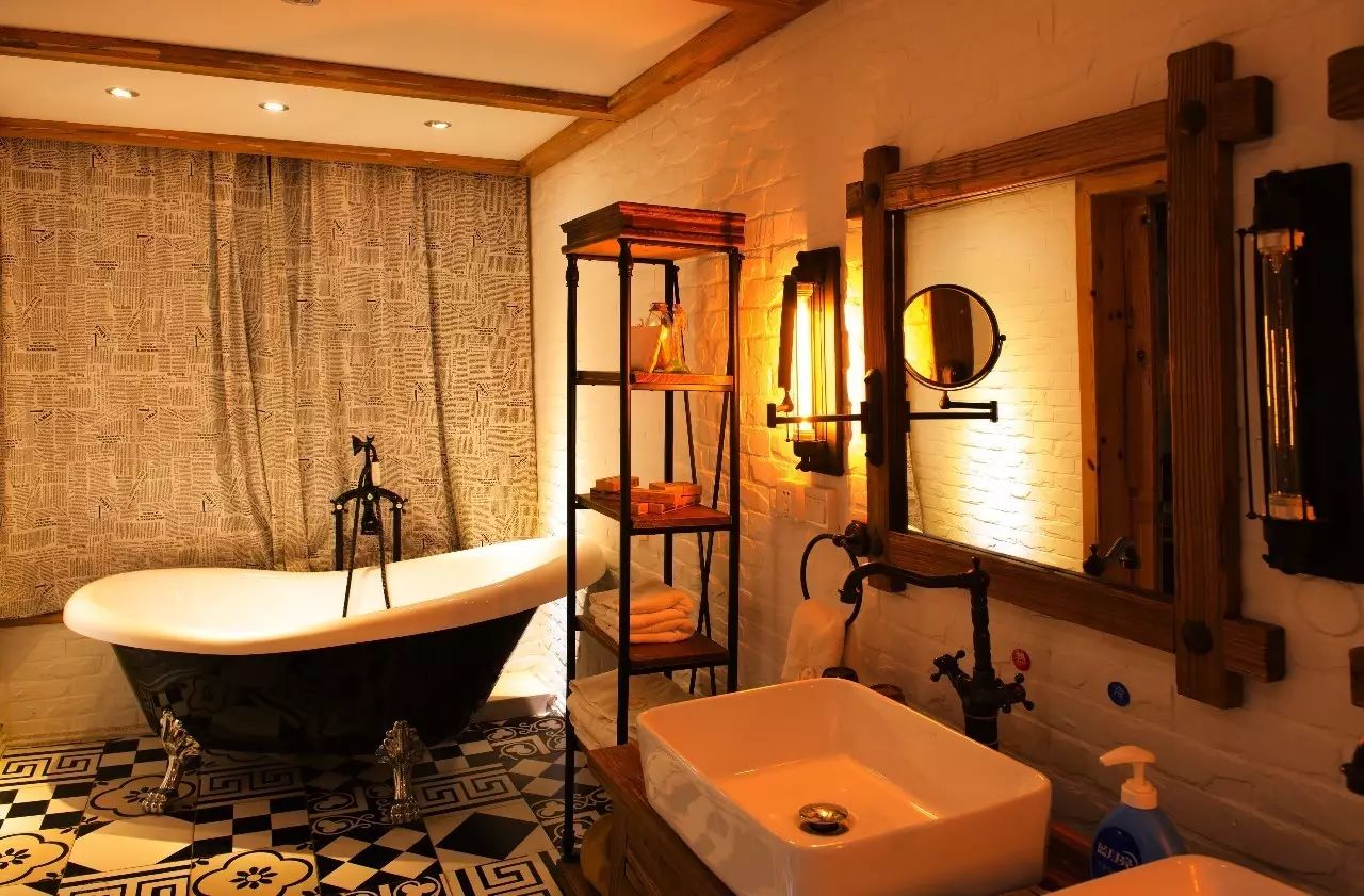 麗江束河聚寶齋民宿，告別曾經(jīng)邂逅未來的美麗