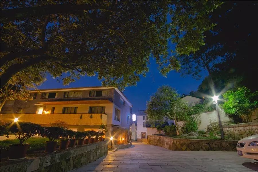 杭州·一色山墅，滿(mǎn)覺(jué)隴的月色喝茶散步都是雅事