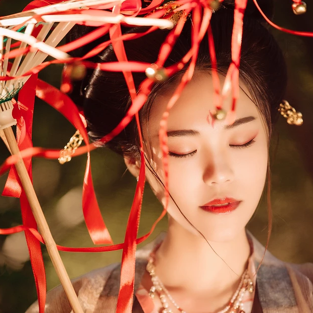 福連文苑彼岸花開唯美古風女子頭像