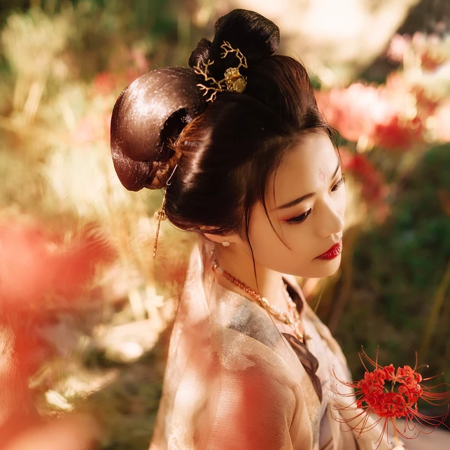 福連文苑彼岸花開唯美古風女子頭像