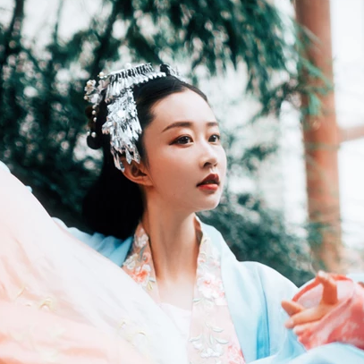 福連文苑清新花朵唯美古風(fēng)女子頭像