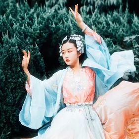 福連文苑清新花朵唯美古風(fēng)女子頭像