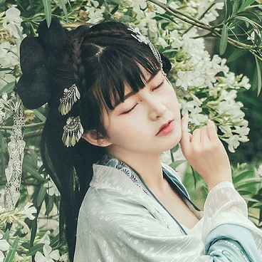小清新唯美花朵頭像，福連文苑古風(fēng)真人女子頭像