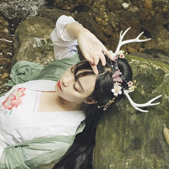 時(shí)尚福連文苑唯美古風(fēng)少女真人頭像