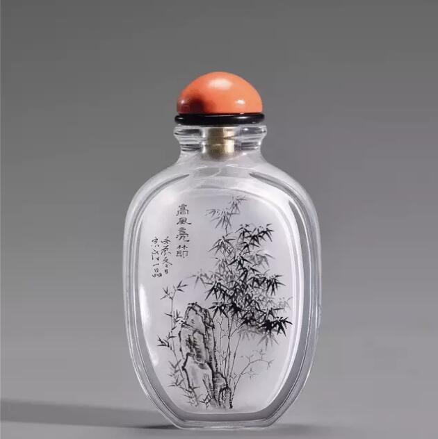 內(nèi)畫鼻煙壺，壺中天地間掌心中國(guó)美