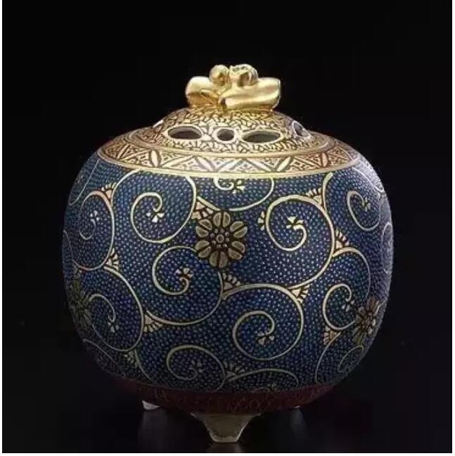 香爐紫煙，出自香爐歸于縹緲