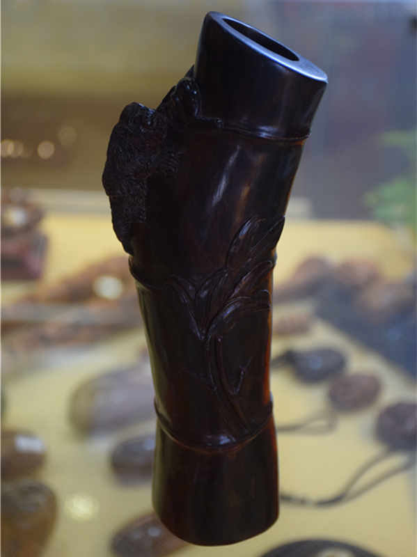 黃花梨筆筒，筆筒中的君子