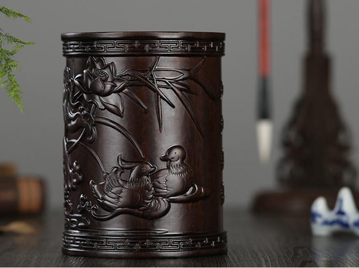 紅木筆筒，書房中不可或缺的瑰寶