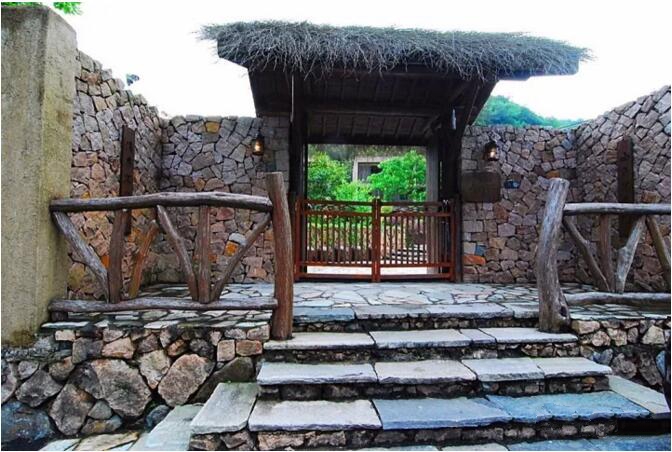 莫干山遙遠的山民宿，溪聲不絕耳山色不離門