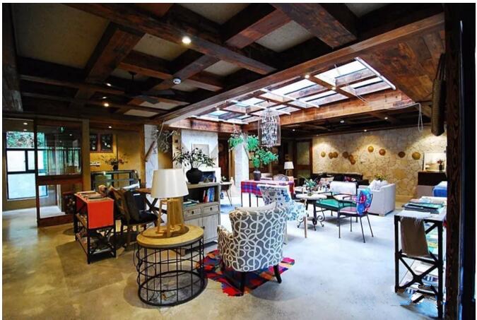 莫干山遙遠的山民宿，溪聲不絕耳山色不離門