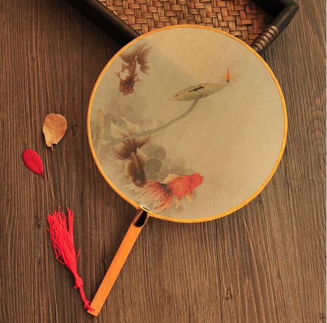 中國四大名扇，輕羅小扇撲流螢