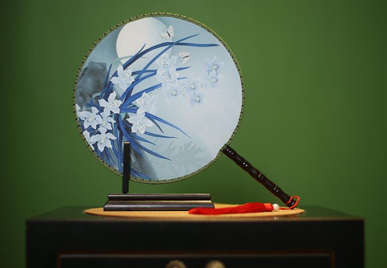 梅蘭竹菊系列團(tuán)扇，團(tuán)扇搖搖美人裊裊