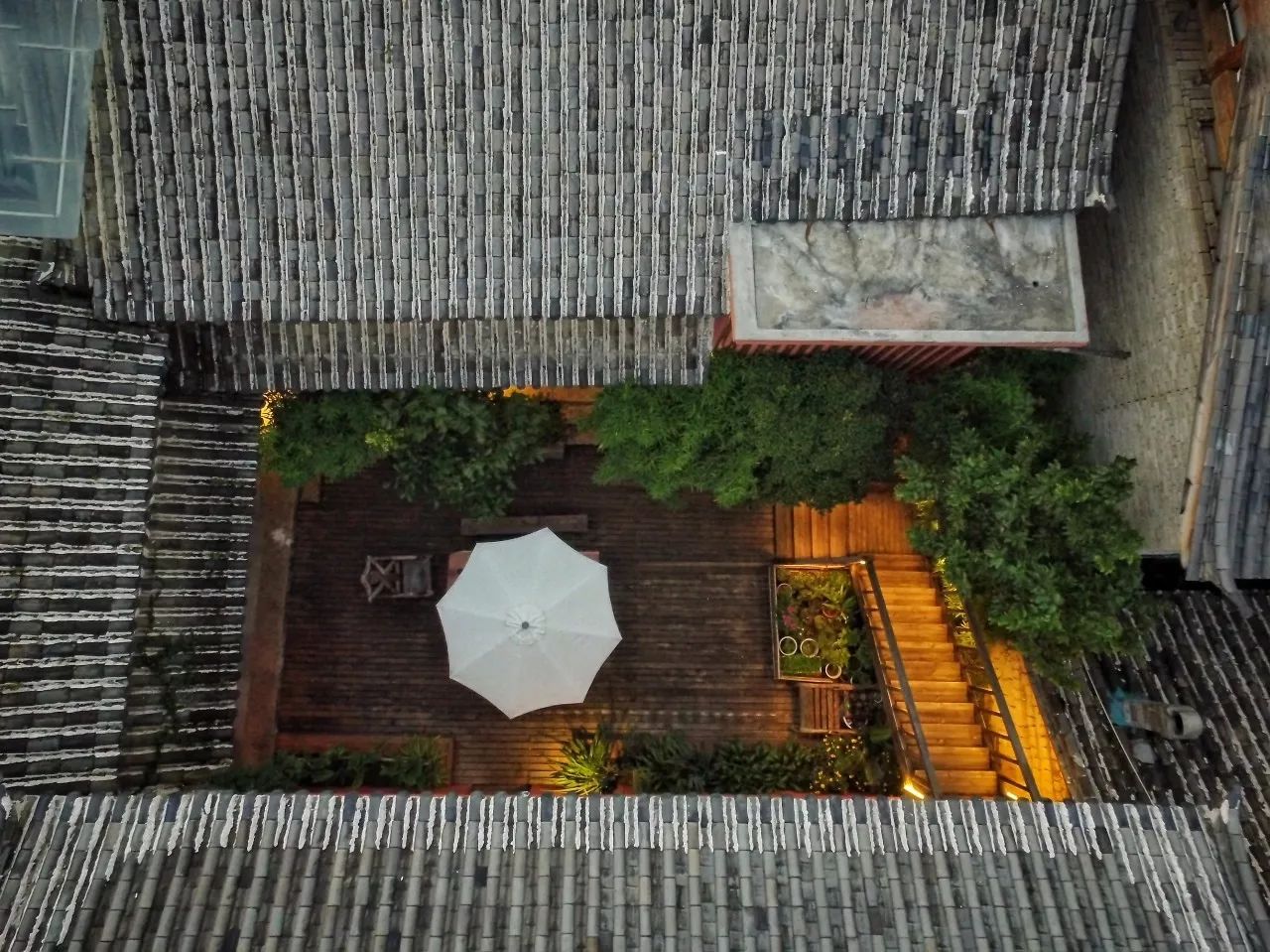 麗江束河無爾，在這里帶著夢想開花棲居
