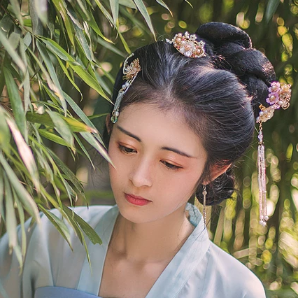 福連文苑清風(fēng)唯美古風(fēng)女生真人頭像