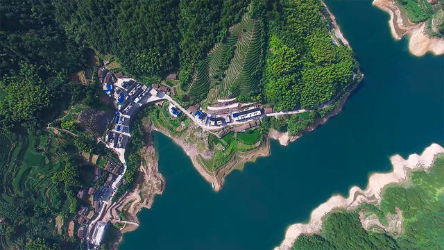 麗水·浮光，浮光指路茶香入夢蓋一間湖畔大學