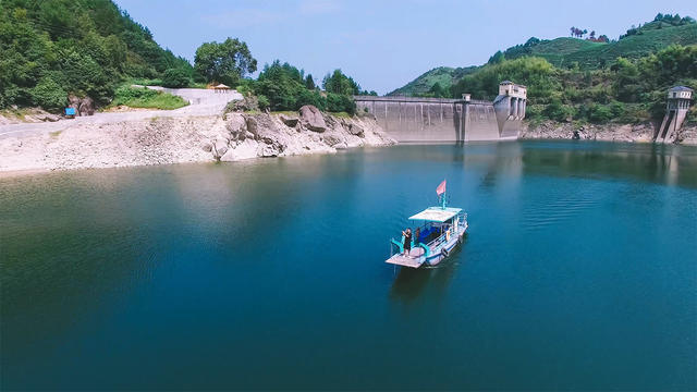 麗水·浮光，浮光指路茶香入夢蓋一間湖畔大學