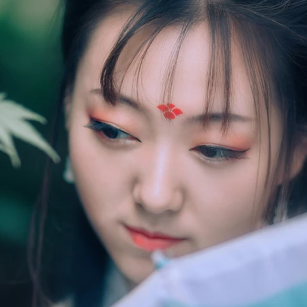 唯美漢服女生頭像，古風(fēng)真人女子頭像