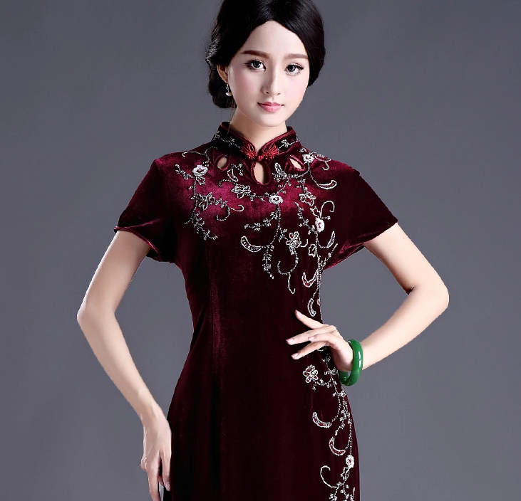 金絲絨長款旗袍，手工釘珠修身旗袍