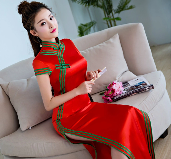 時(shí)尚福連文苑紅色走秀旗袍