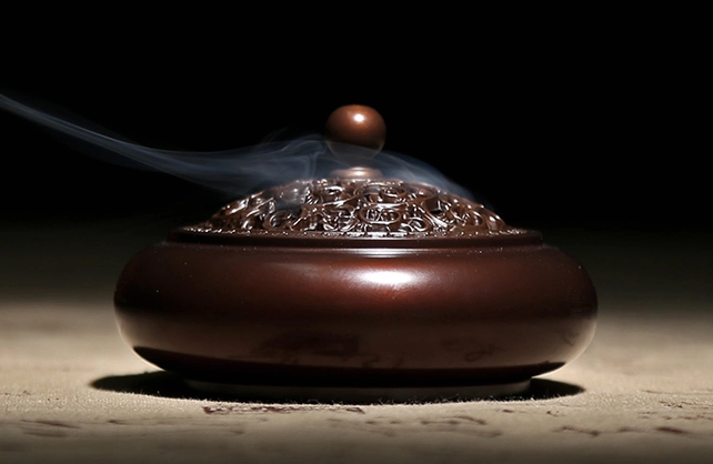 花開(kāi)富貴香爐，鏤空仿古紫銅熏香爐