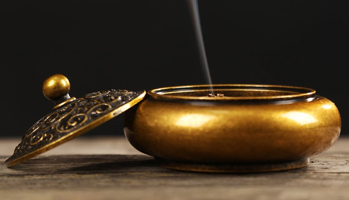 花開(kāi)富貴香爐，鏤空仿古紫銅熏香爐