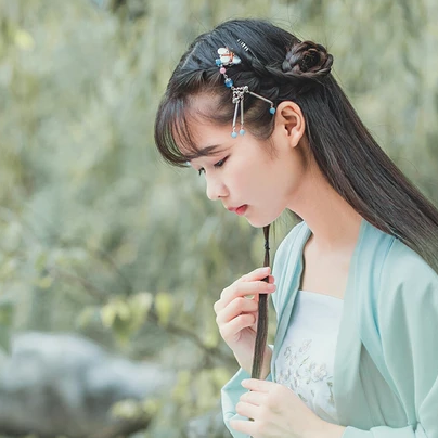 小清新漢服女子頭像，唯美古風(fēng)女子真人頭像