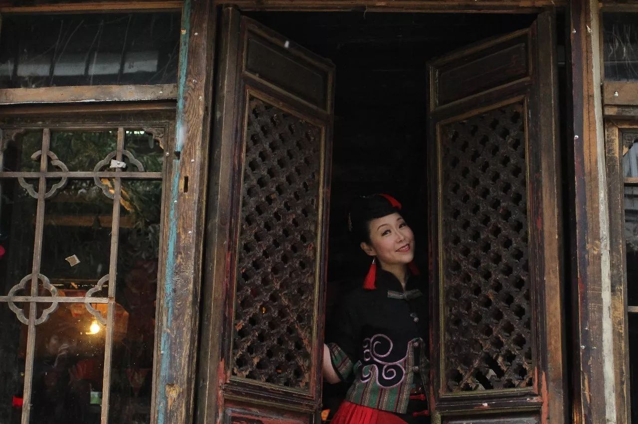 寧波·花雨醉，品花間一壺酒聽雨后醉朦朧