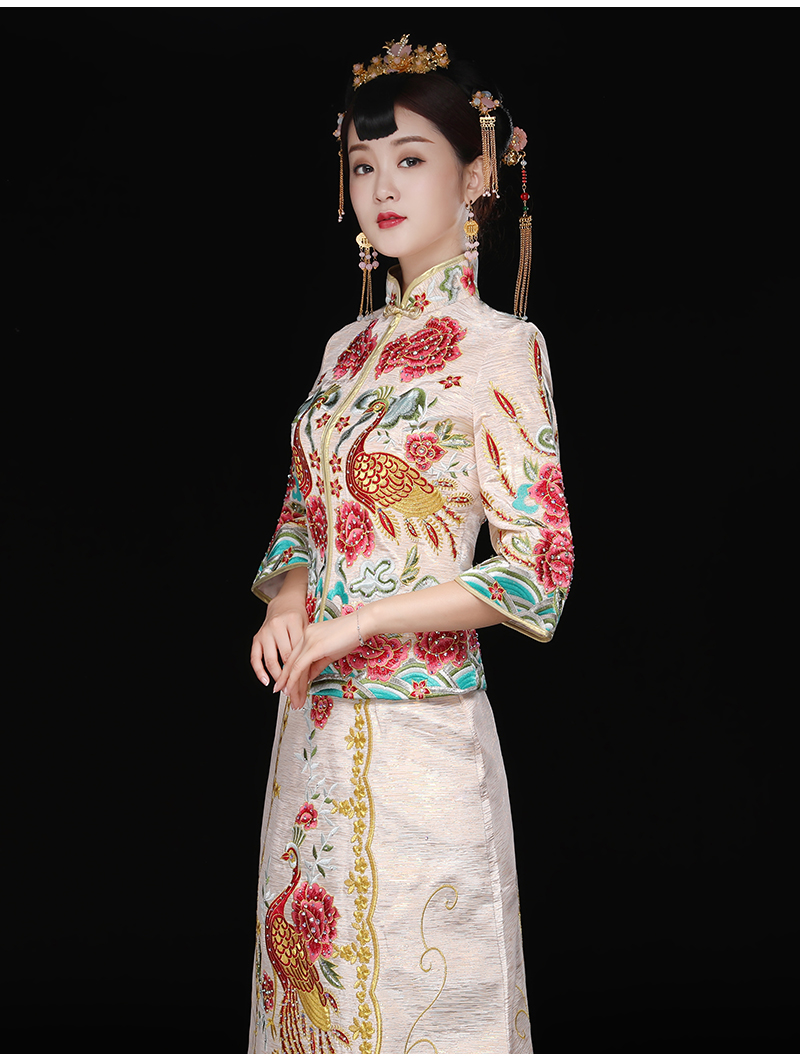 精致刺繡中式禮服，復(fù)古時尚新娘禮服