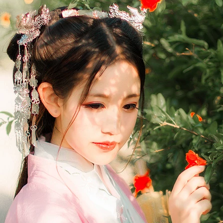 帶傘唯美可愛(ài)頭像，唯美古風(fēng)女子真人頭像