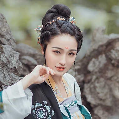 唯美漢服傷感頭像，唯美古風(fēng)女子真人頭像