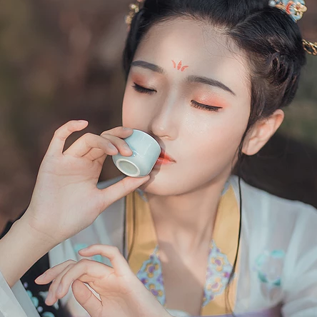 唯美漢服傷感頭像，唯美古風(fēng)女子真人頭像