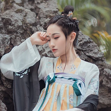 唯美漢服傷感頭像，唯美古風(fēng)女子真人頭像