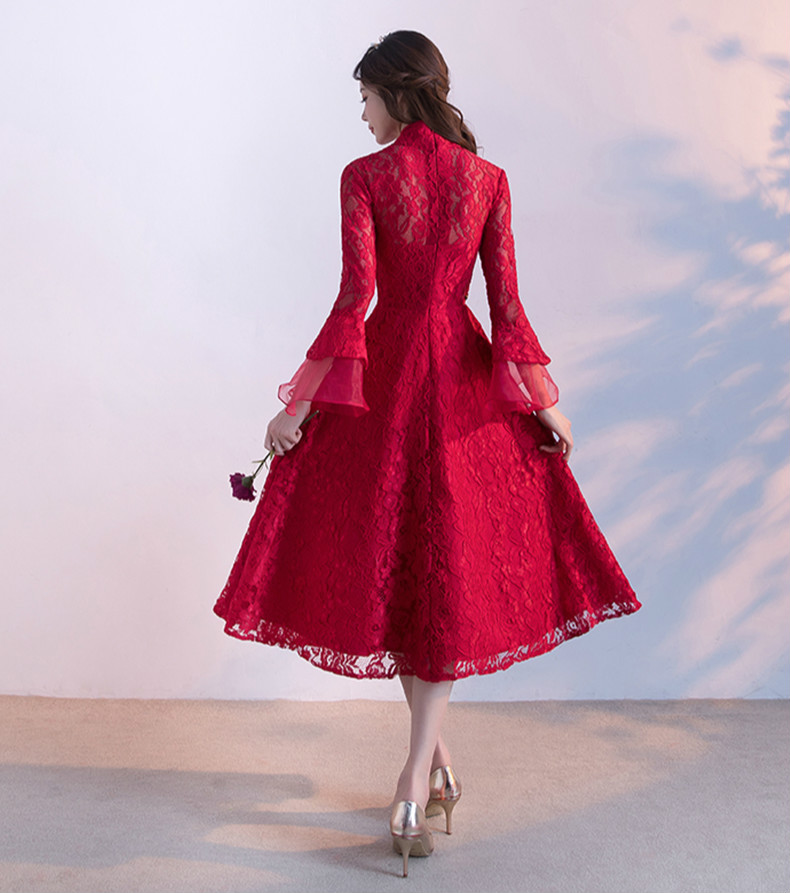 傳統(tǒng)復(fù)古印花中式禮服，紅色蕾絲新娘晚禮服