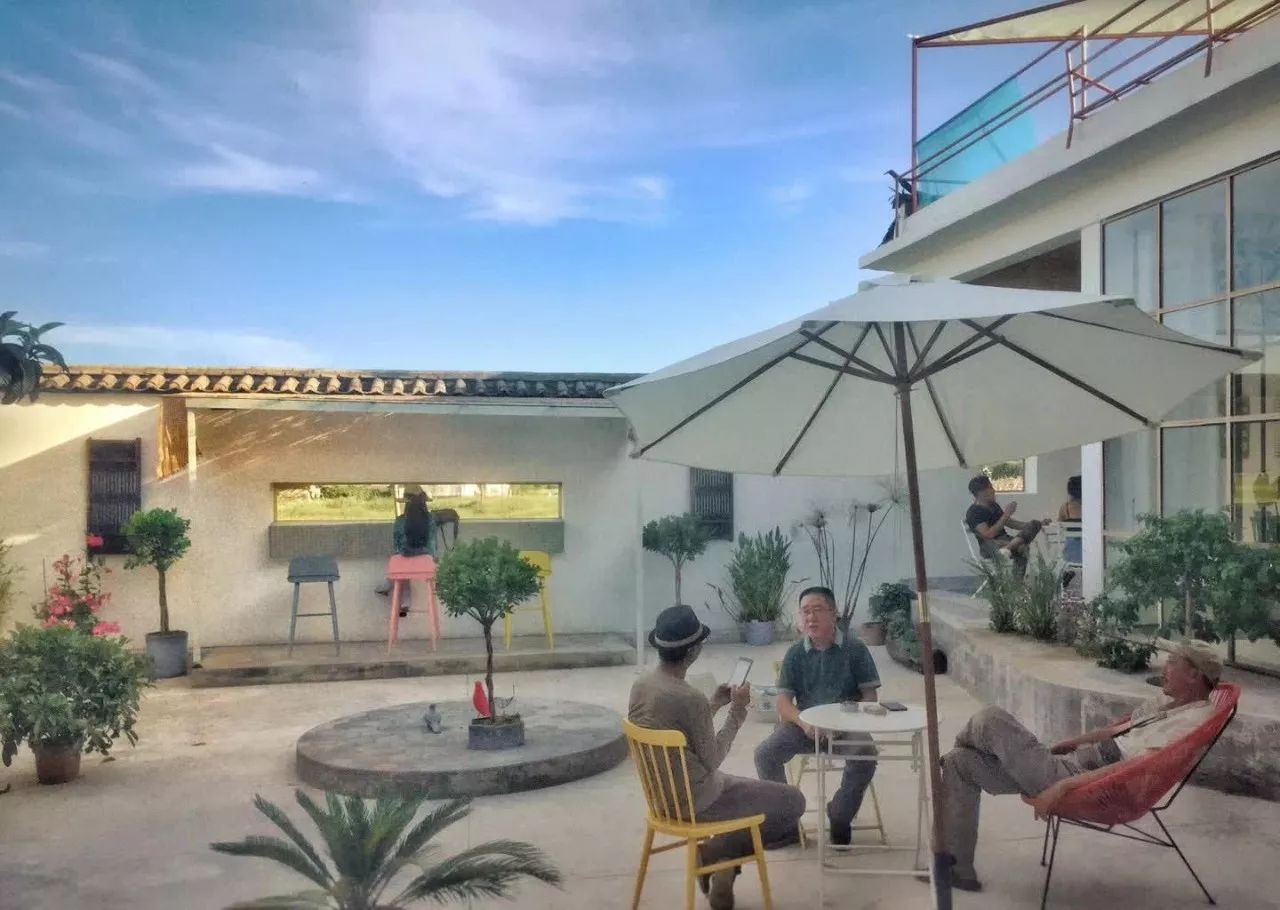 大理·依谷坐憩，在稻田里種間甜品店靜待光陰