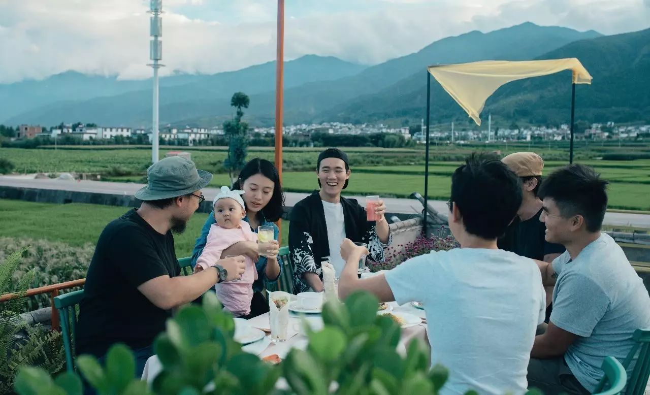 大理·依谷坐憩，在稻田里種間甜品店靜待光陰